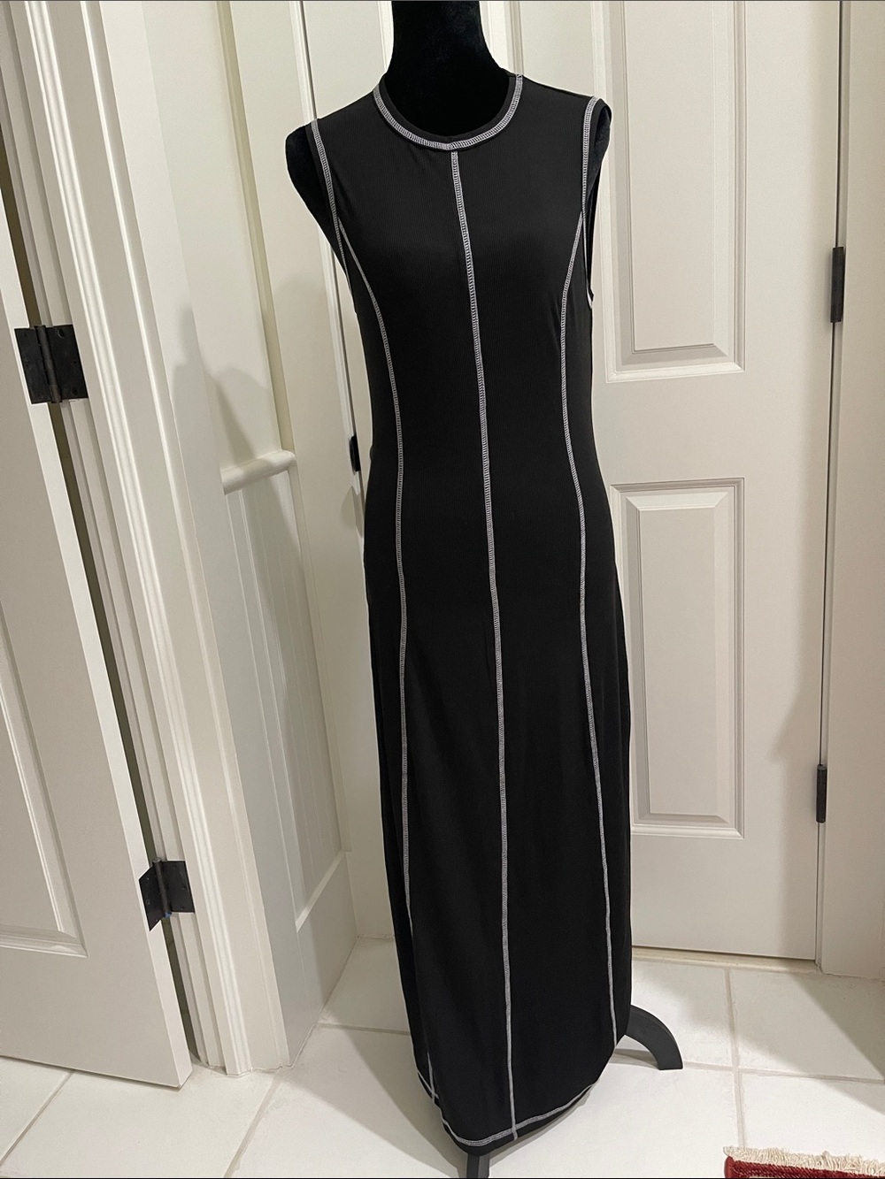 Sleeveless Black Maxi Dress with Contrast Stitching Size M   NWOT